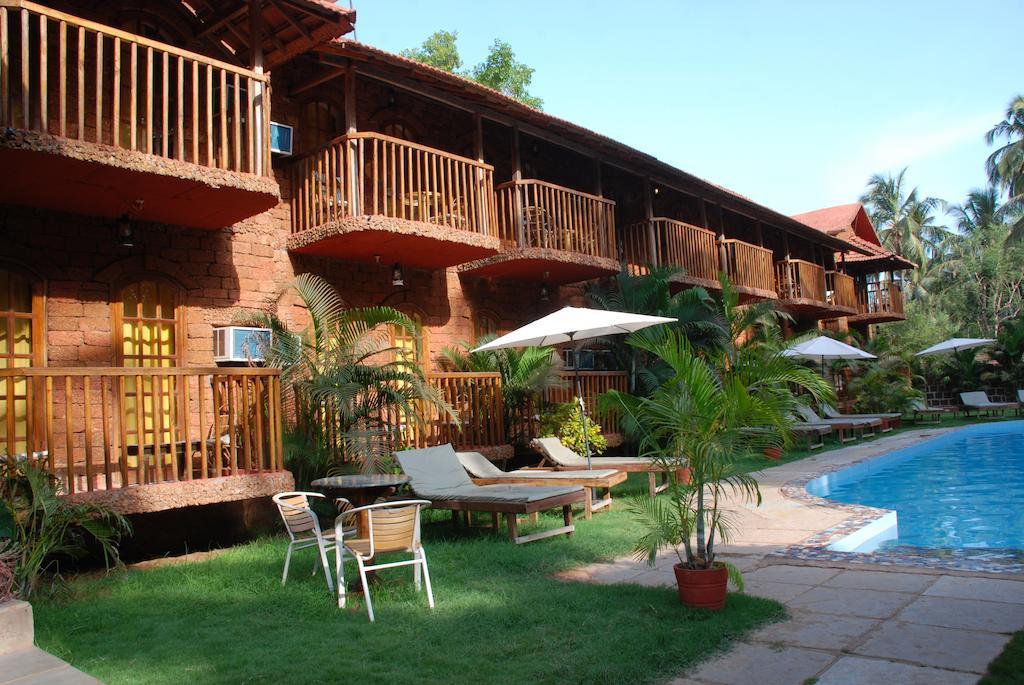 Sea Breeze Inn Resort Калангут Экстерьер фото