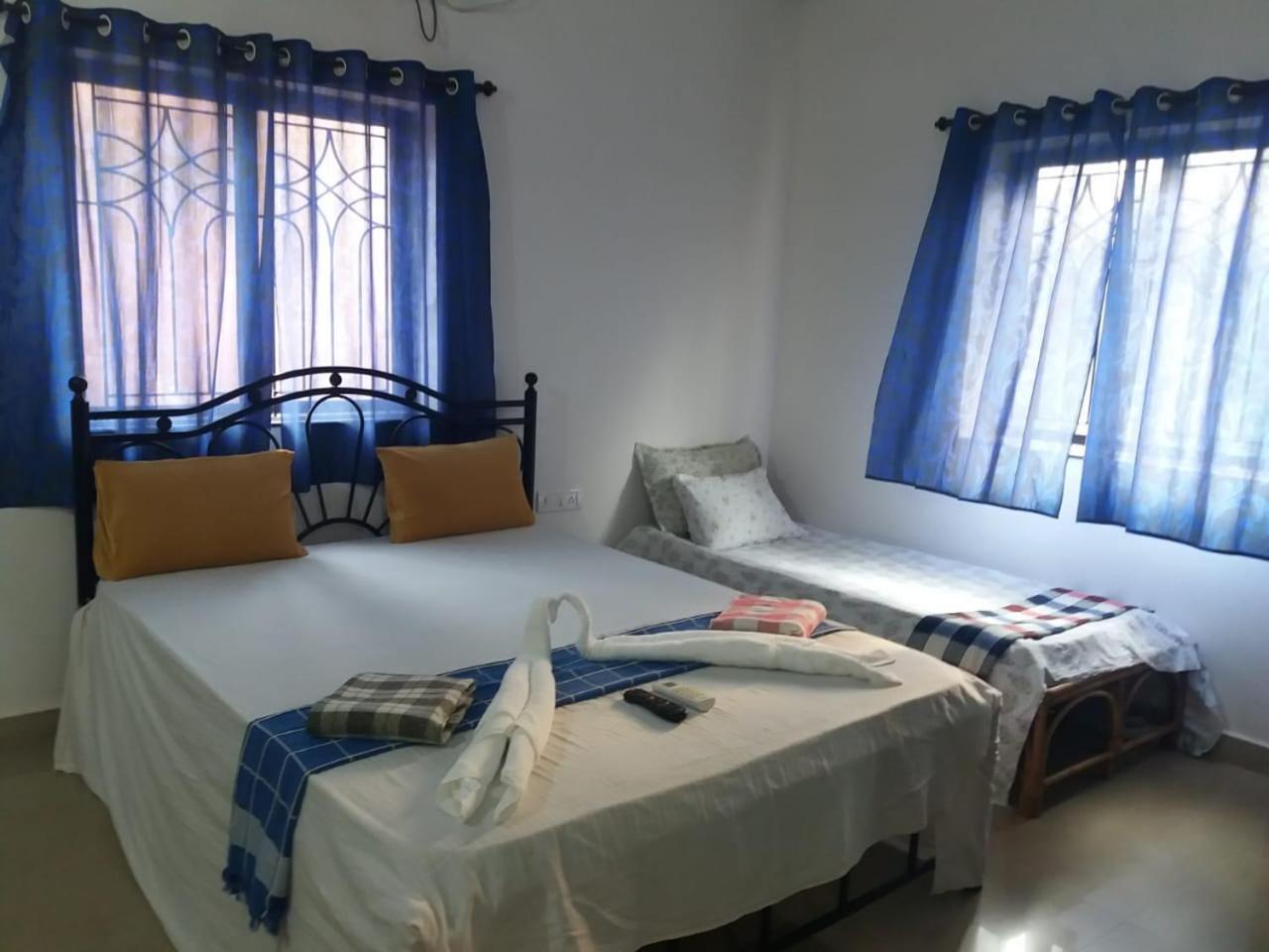 Sea Breeze Inn Resort Калангут Экстерьер фото