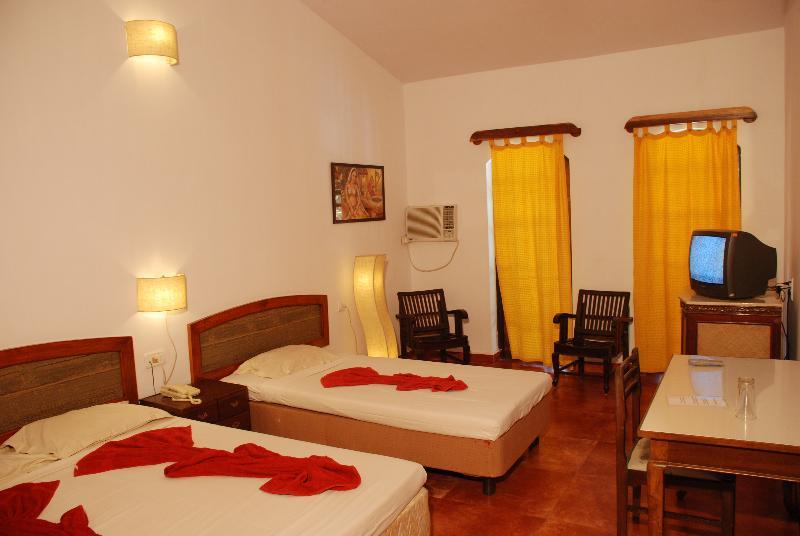 Sea Breeze Inn Resort Калангут Экстерьер фото