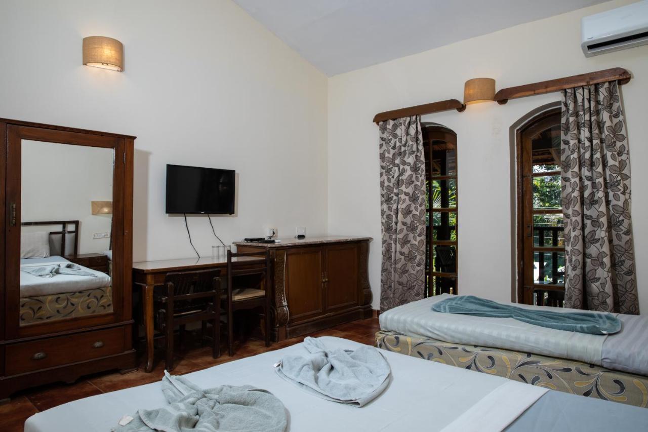 Sea Breeze Inn Resort Калангут Экстерьер фото